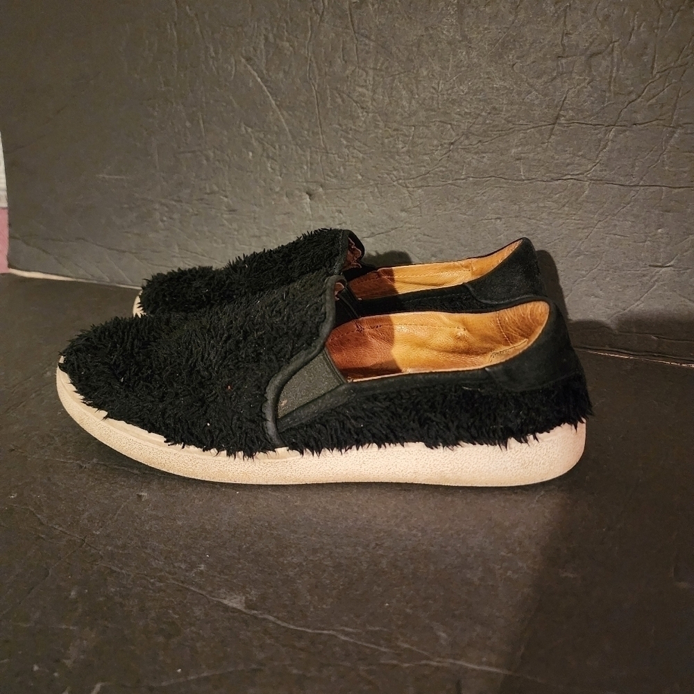 UGG Ricci Faux Sheepskin Leather Slip-On Shoes Sz 8 -need cleaning, discloration